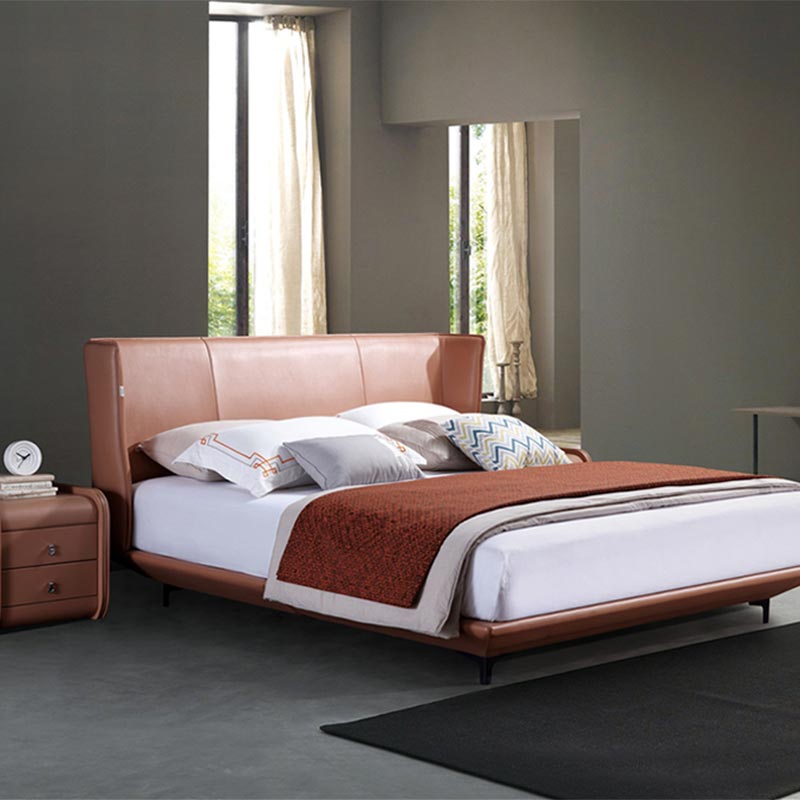 Cama tapizada en cuero y madera maciza estilo italiano